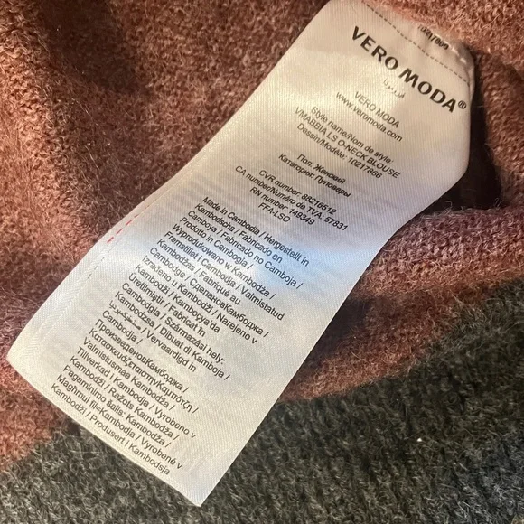 Last Chance! Vero Moda Women's Striped Sweater in Red, Gray, and Cream - Picture 2 of 7